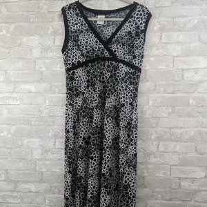 Black and White Circle Patterned Sleeveless Dress